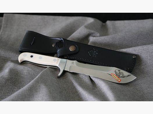 PUMA chasseur blanc, éléphant avec boîte-cadeau en bois