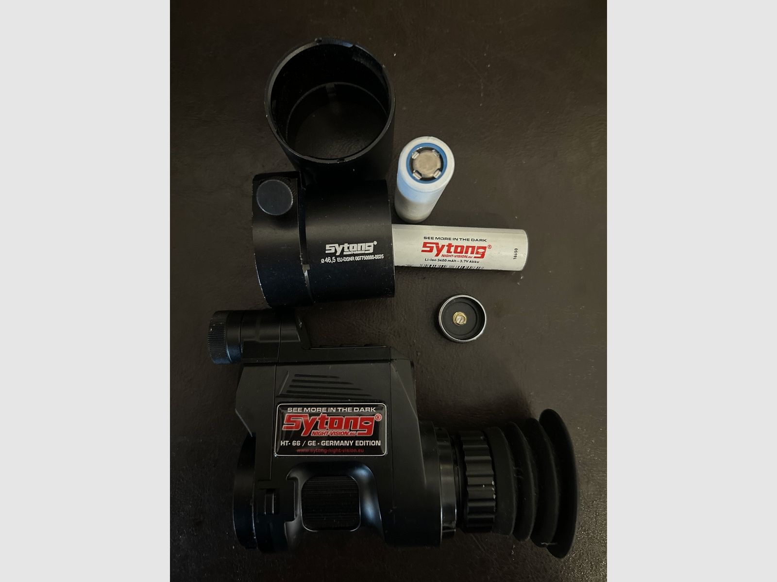 Sytong HT-66 Edizione Tedesca Dispositivo di Visione Notturna + 2 Adattatori + Batterie