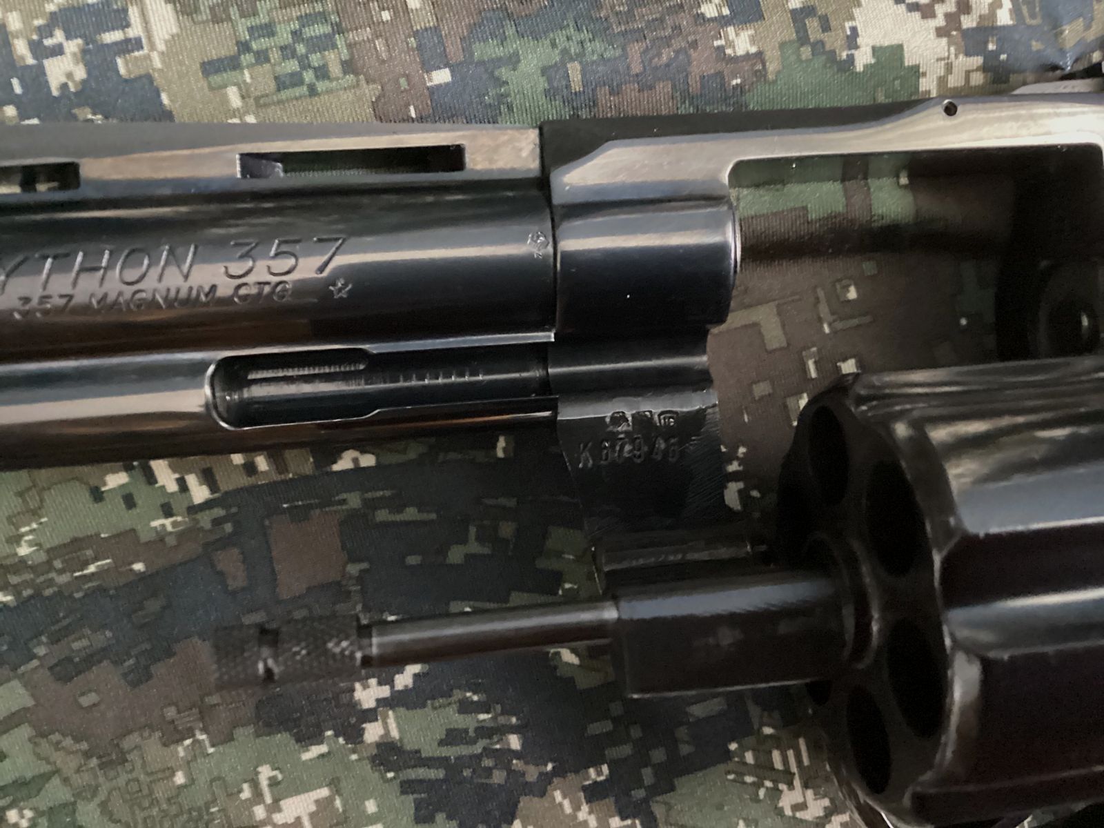 Colt Python .357 Magnum / .38 Special, 4 inch, année 1982 – Royal Blue, complet avec accessoires, image 3 sur 4