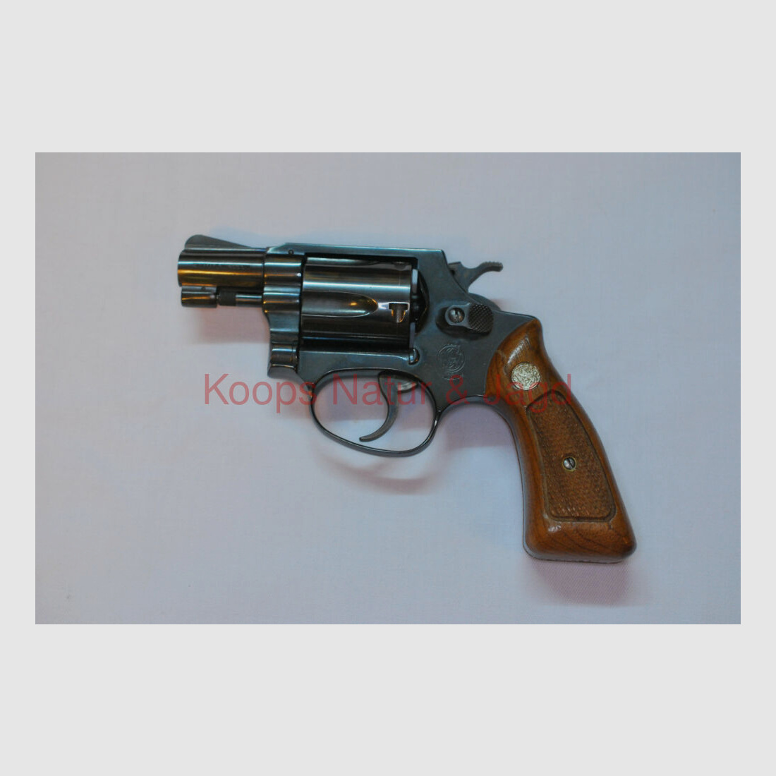Smith & Wesson	 36