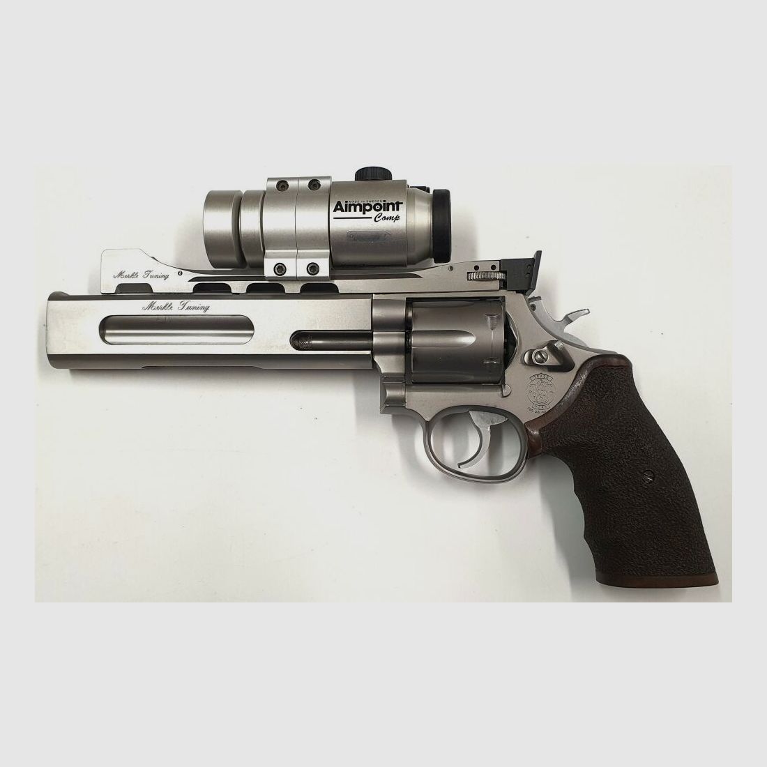 Smith & Wesson 686-3 Merkle Tuning, y compris Aim Point