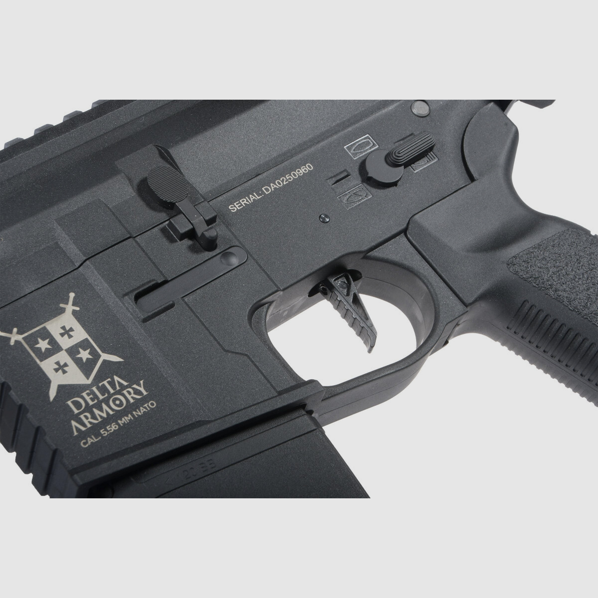 M4 AR15 M-LOK 8 pollici CHARLIE EAGLE ETU Nero S-AEG Fucile Airsoft Libero da 18 anni | Delta Armory