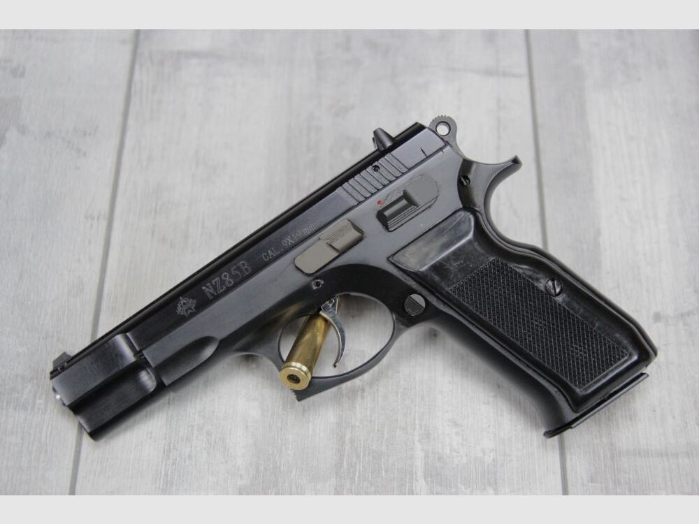 Norinco NZ85B matowy chromowany lub czarny replikat CZ75