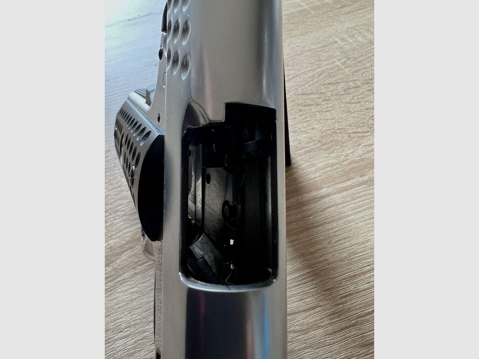 Airsoft WE-TECH 1911 Night Hawk Airsoft 6mm BB