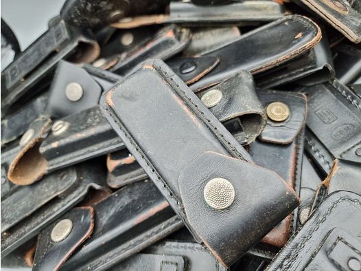 59 magazine pouches leather - Sig Sauer P6 / P225 - government stock - reseller