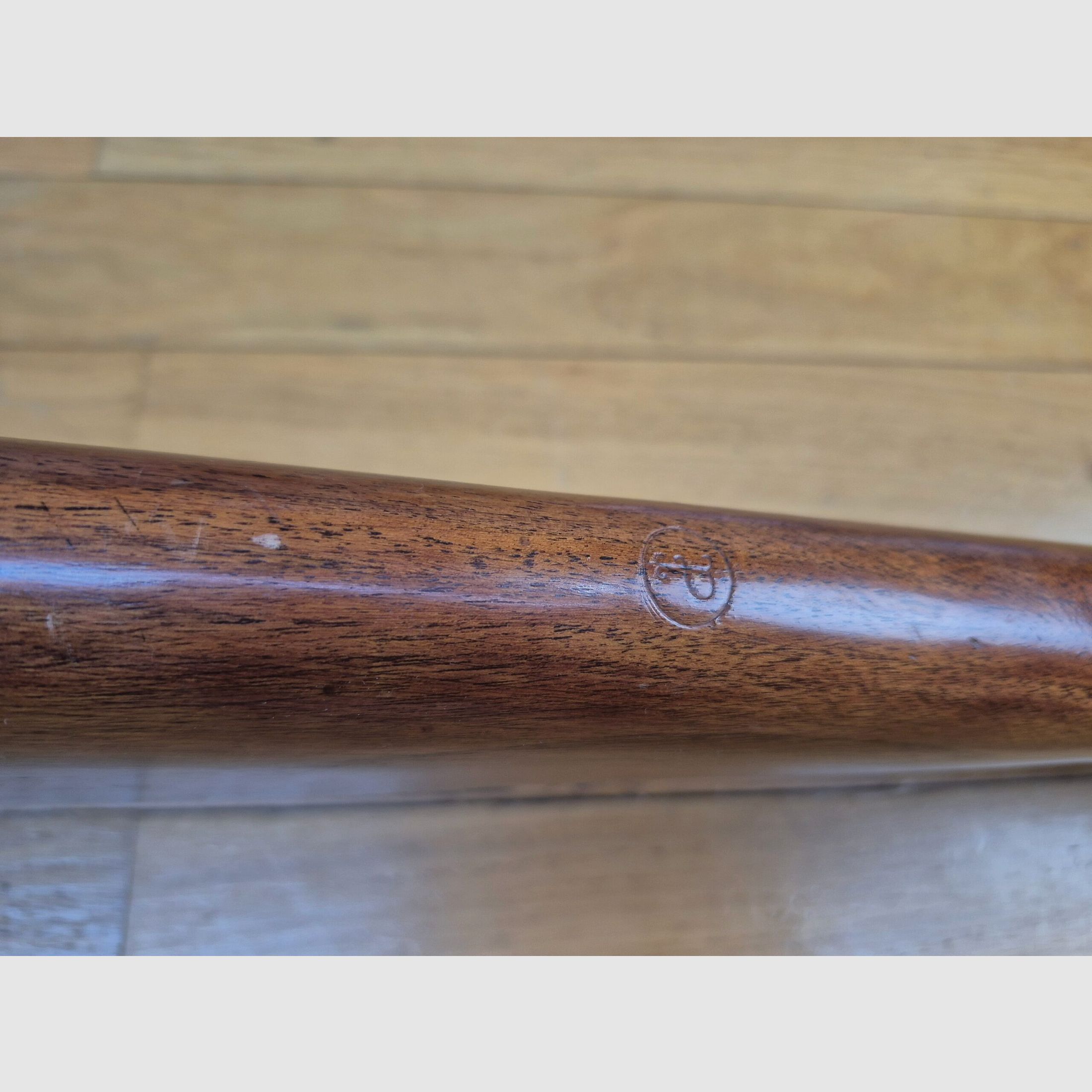 Wunderschöne Springfield Trapdoor Repetierbüchse Modell 1873 – Offiziersmodell – US-Herstellung von Harrington & Richardson – Waffe von 1973 – Kaliber 45-70 Gvt – Die Waffe von Little Big Horn – Hervorragende Verarbeitung – Hochwertiges Holz und marmorierte Metallteile – Mechanik in Top-Zustand – Neuer 22 Zoll Lauf – TBE+++, Bild 9 von 39