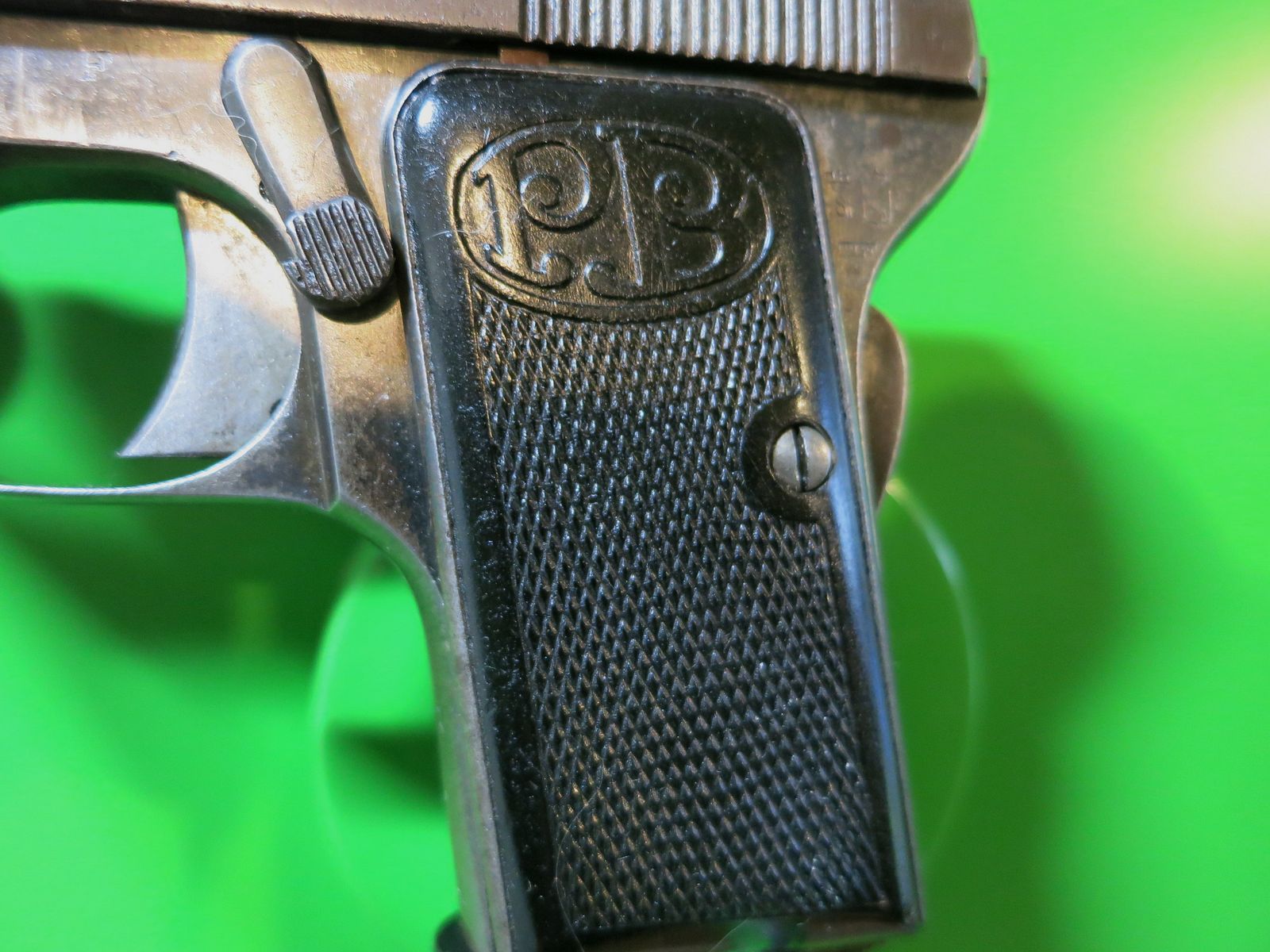 Pistolet kieszonkowy Beretta Mod. 1920 (418) Wersja III; 6,35 mm Browning; J. Bond 007!        #38-