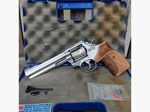 Smith & Wesson	 Target Champion DL 686-4