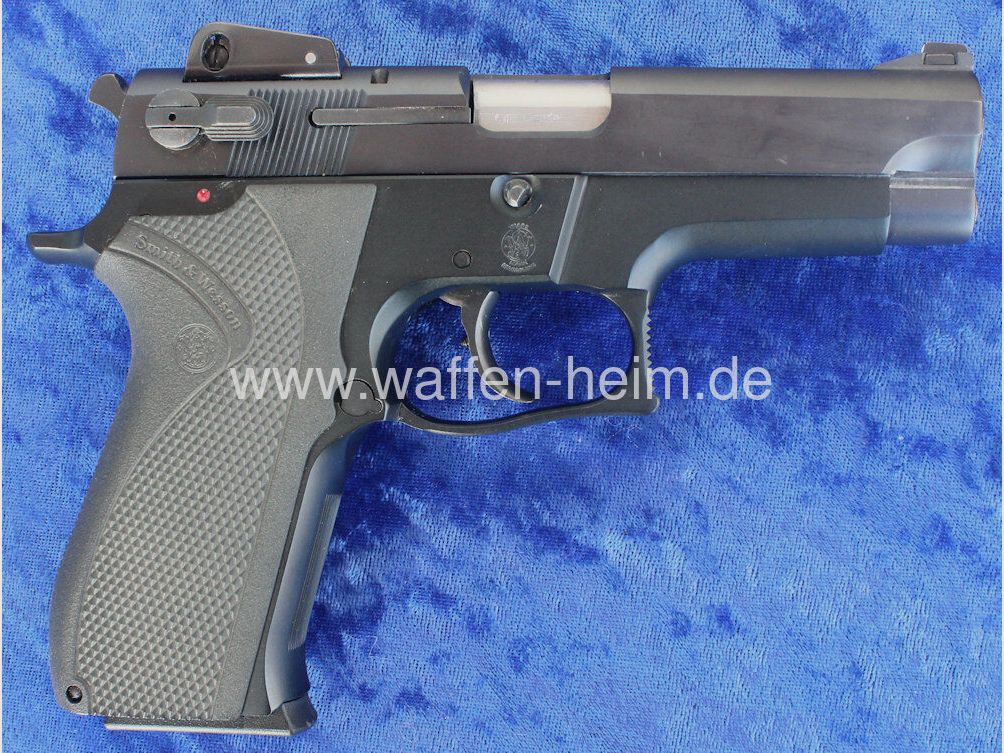 Smith & Wesson 5904