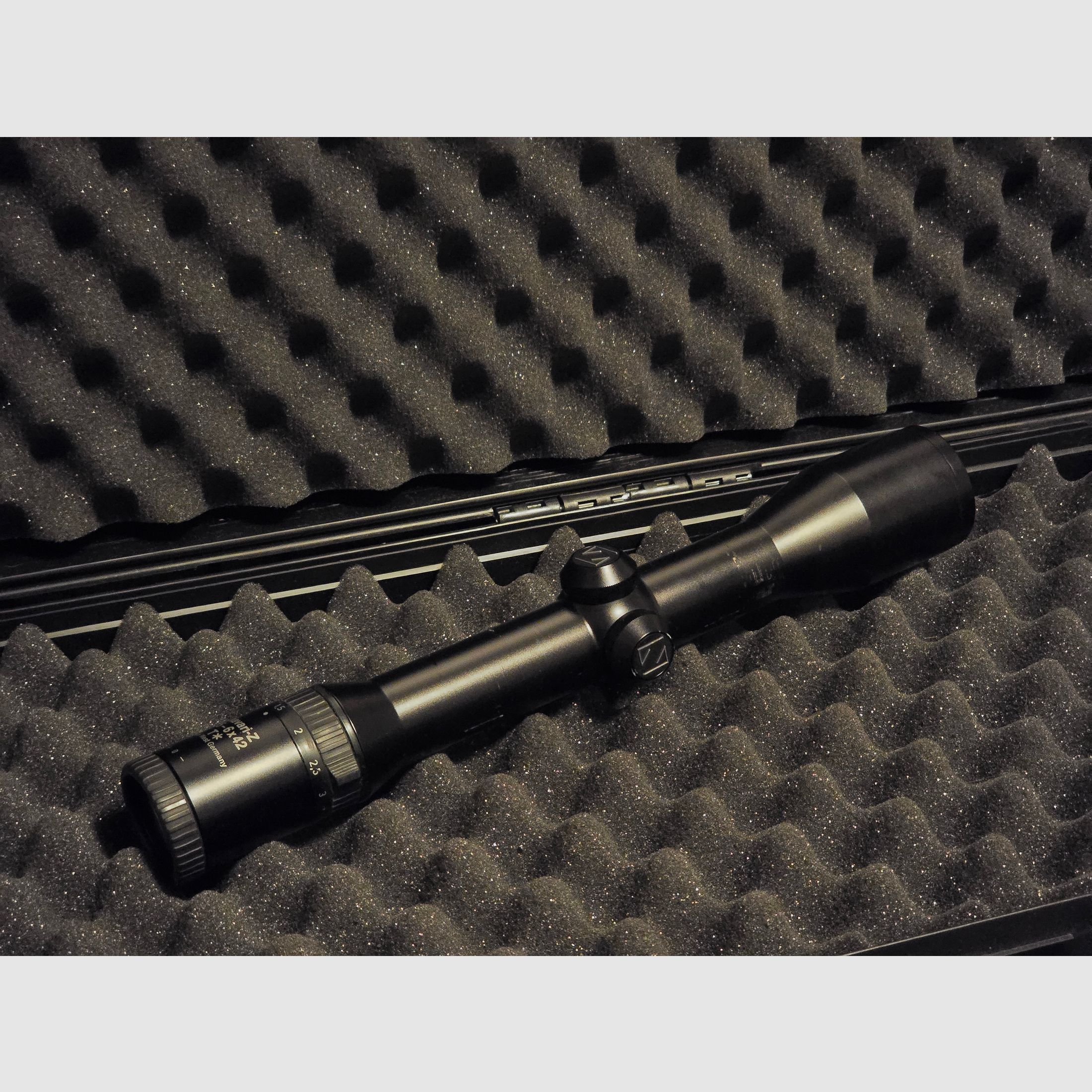 Zeiss Diavari 1.5-6x42 T* (Reticle 8, 1st focal plane) with Zeiss internal rail