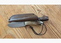 Joker Nessmuk bushcraft & coltello da caccia con impugnatura in corno di cervo e fodero a dangle