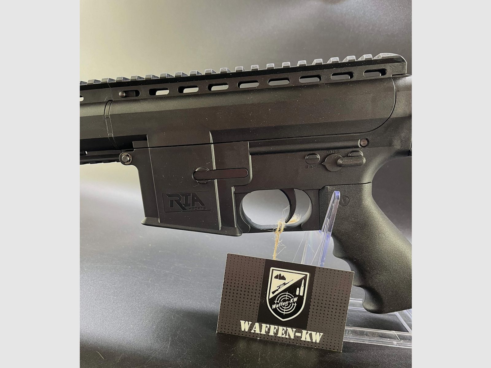 Pallas BA16-22 .22LR KK karabinek powtarzalny w stylu AR15 1/2x20UNF czarny