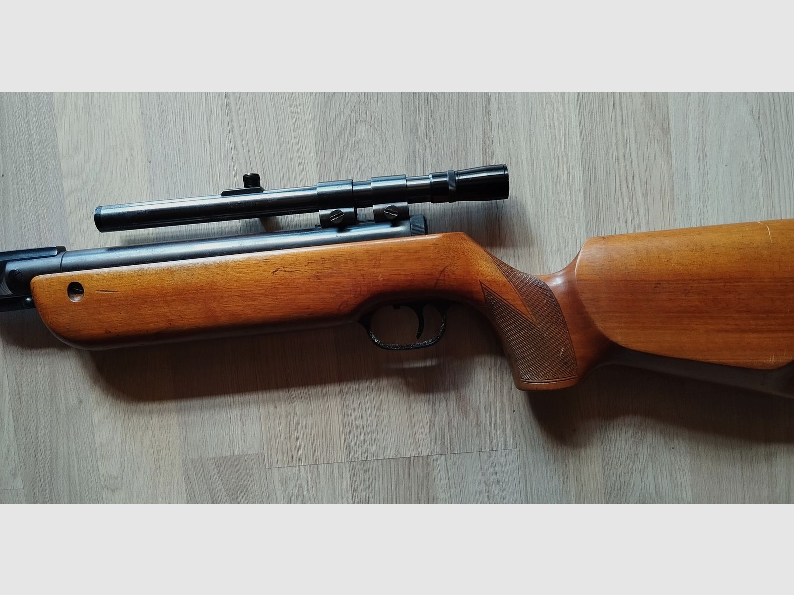 Oldtimer Luftdruck Gewehr von Walther mit originalen Zielfernrohr von Geco