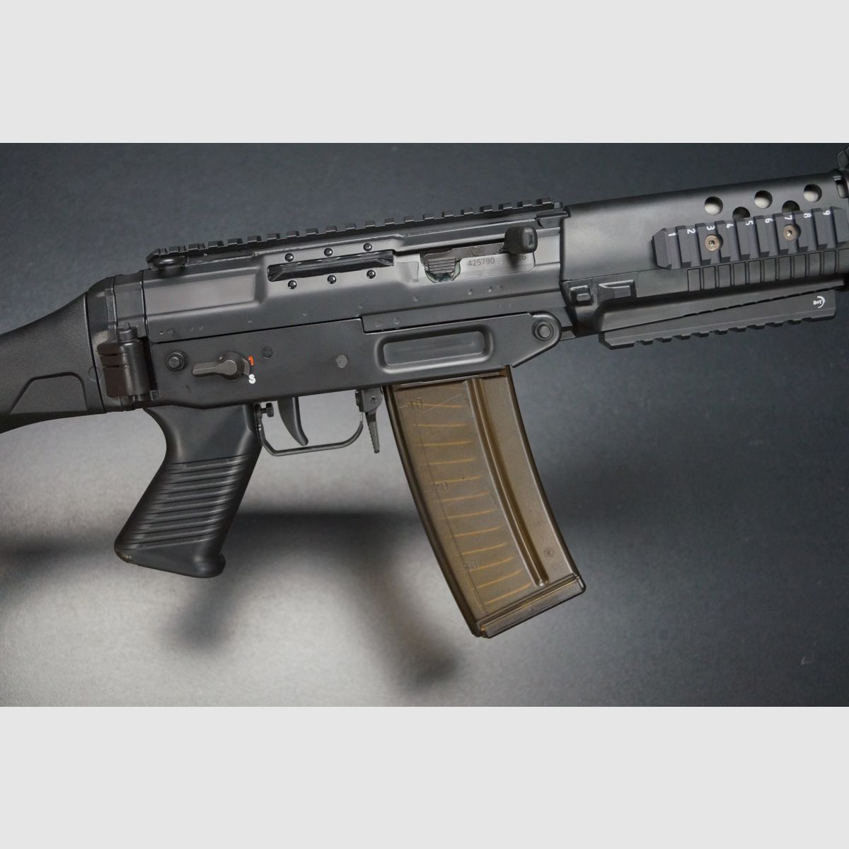 SIG SG553 LB, immagine 3 di 6