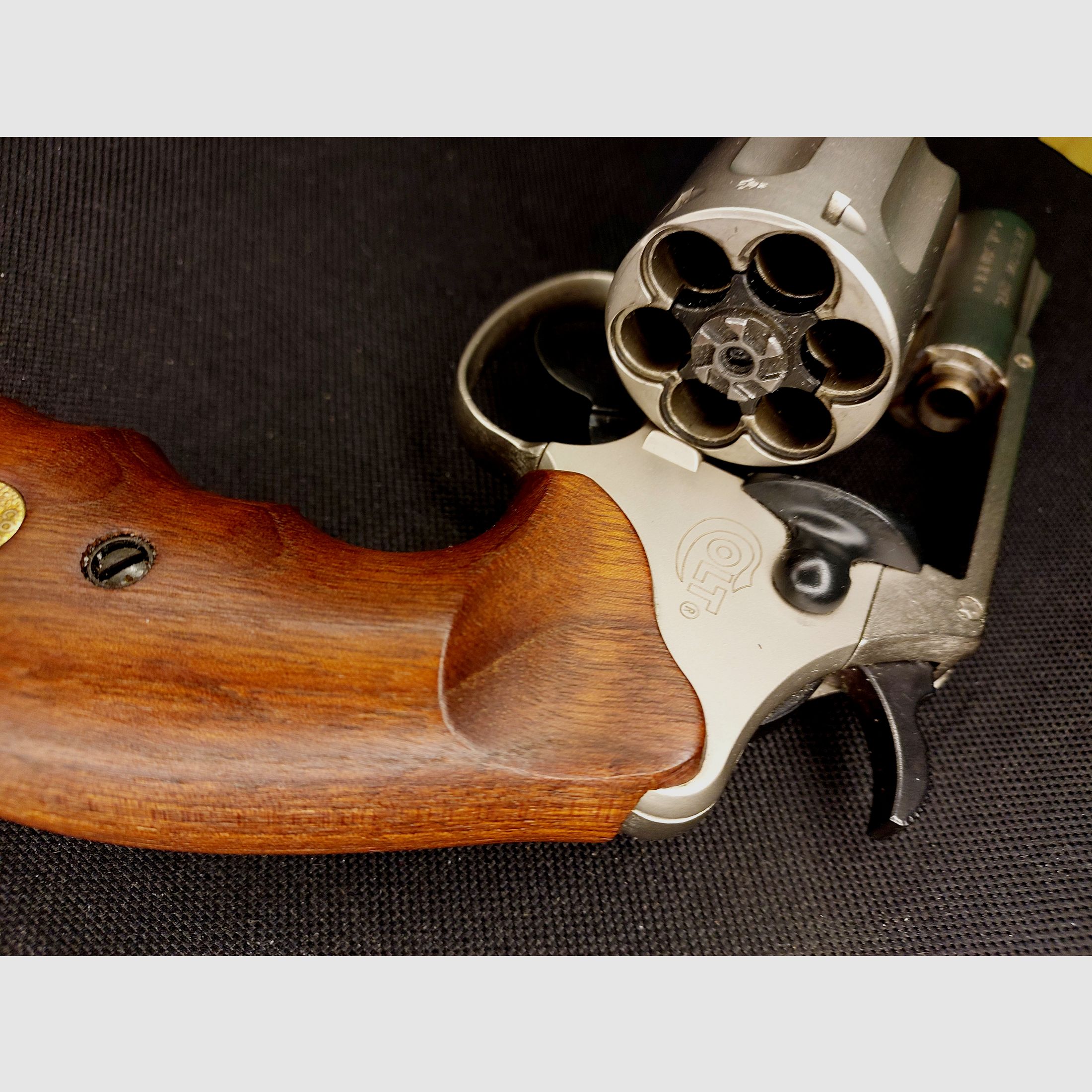Colt Detective Special (Umarex) .380 (9mm) R.K. (PTB 841) with wooden grips