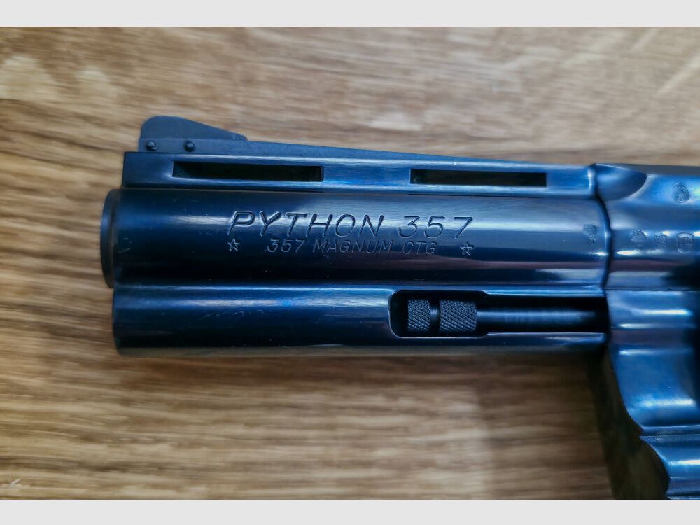 Colt Python, 4" Lauflänge