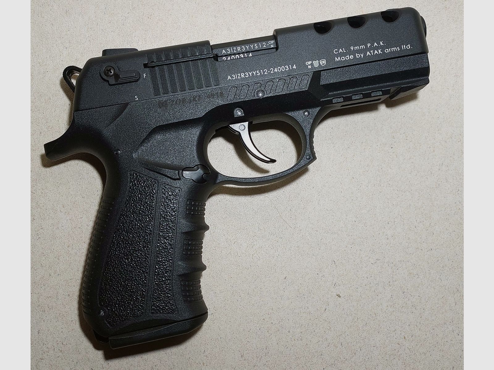Zoraki 4918 Schreckschuspistole Kal. 9mm P.A.K. (PTB 1110) schwarz  neuwertig!