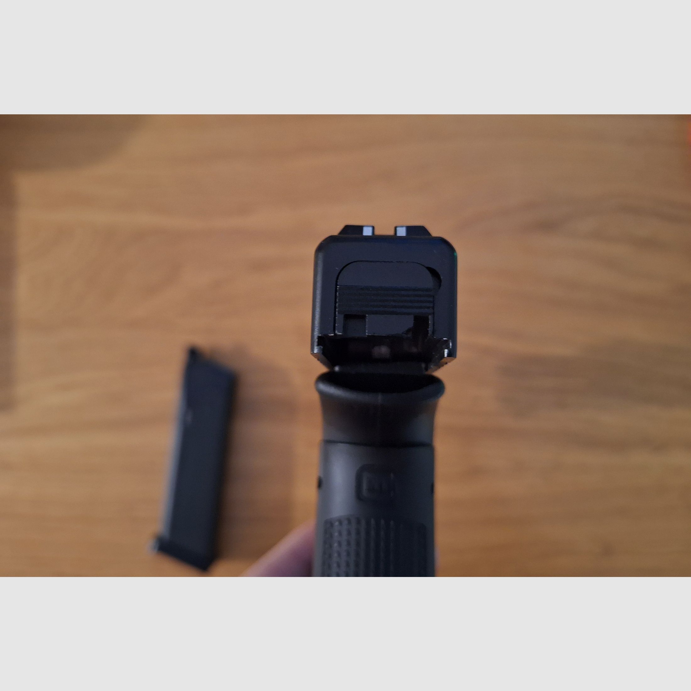 Glock 17 Gen4 Co2 guter Zustand 4,5 mm Stahl-BB mit Blowback