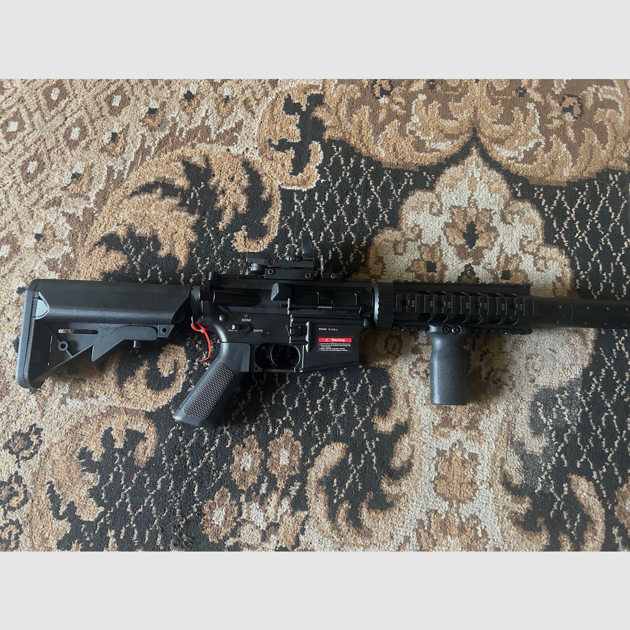 E&C M4 SOPMOD SD -GEN.4- (EFCS, MOSFET, KURZER HUB, AMBIDEXTROUS, GESCHWINDIGKEITSABZUG, PRO HOPUP) AEG MIT METALLGEHÄUSE & BURST MODUS < 0,5 J.