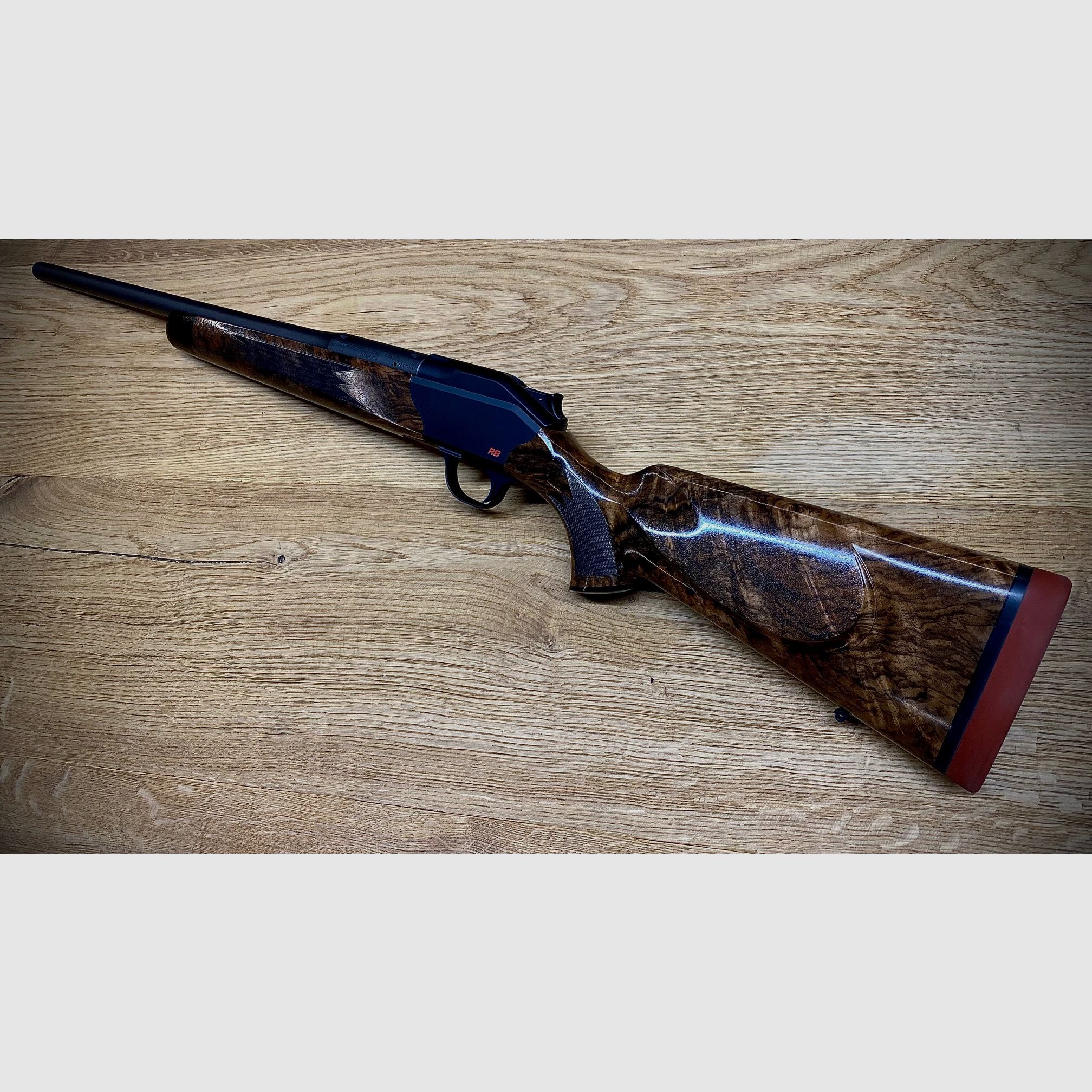 Blaser R8 mit Safari-Schaft / 52cm SW Lauf .308 / Holzklasse 7 / Rote Schaftkappe / Finanzierung möglich!