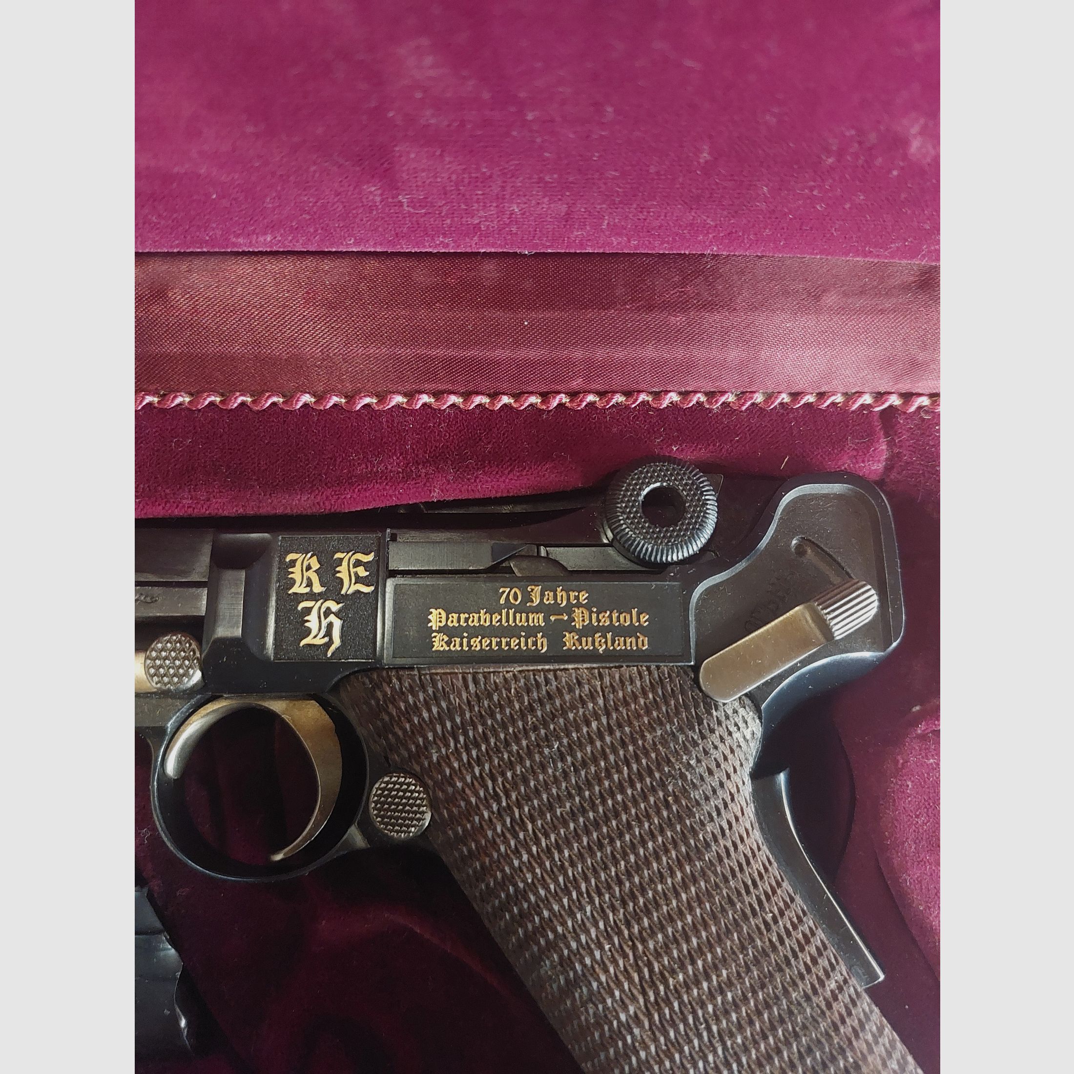 Mauser 08, model specjalny 70-lecia Parabellum, Cesarstwo, z złotymi wstawkami
