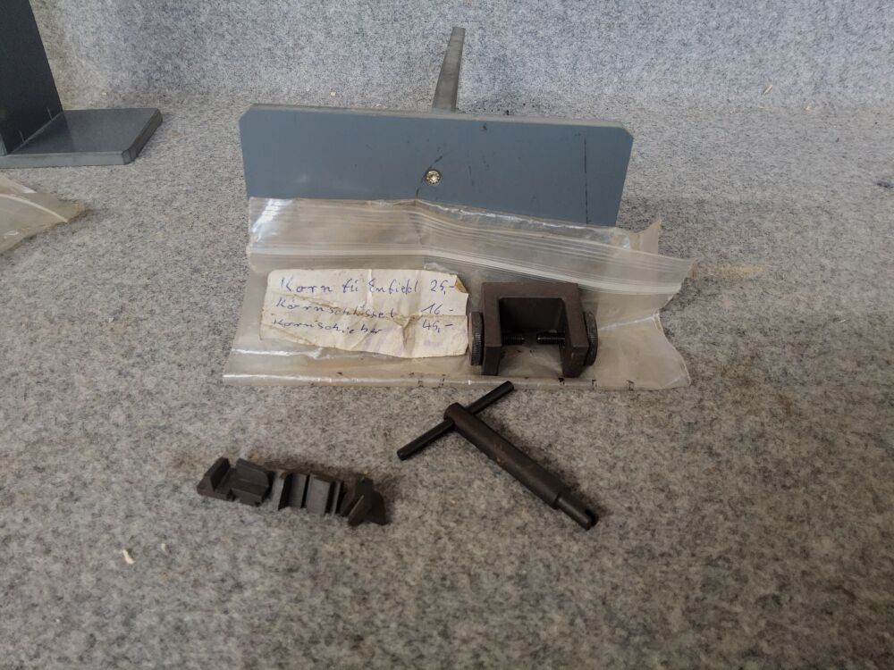 unbekannt- Kornschieber und Korne Enfield Gewehre und Karabiner