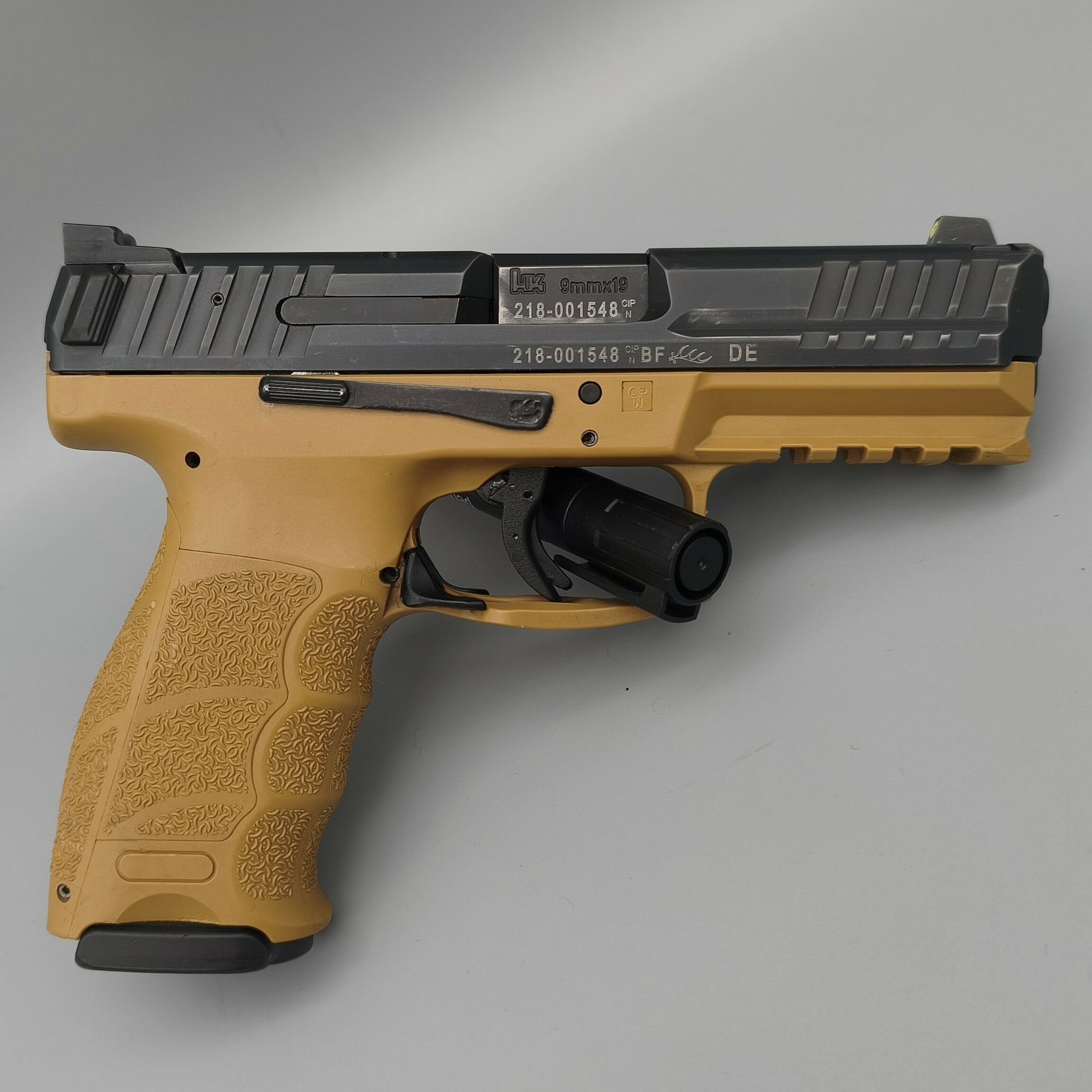 Heckler & Koch SFP9 RAL8000 Sandfarben mit Tritiumvisierung 9mmLuger