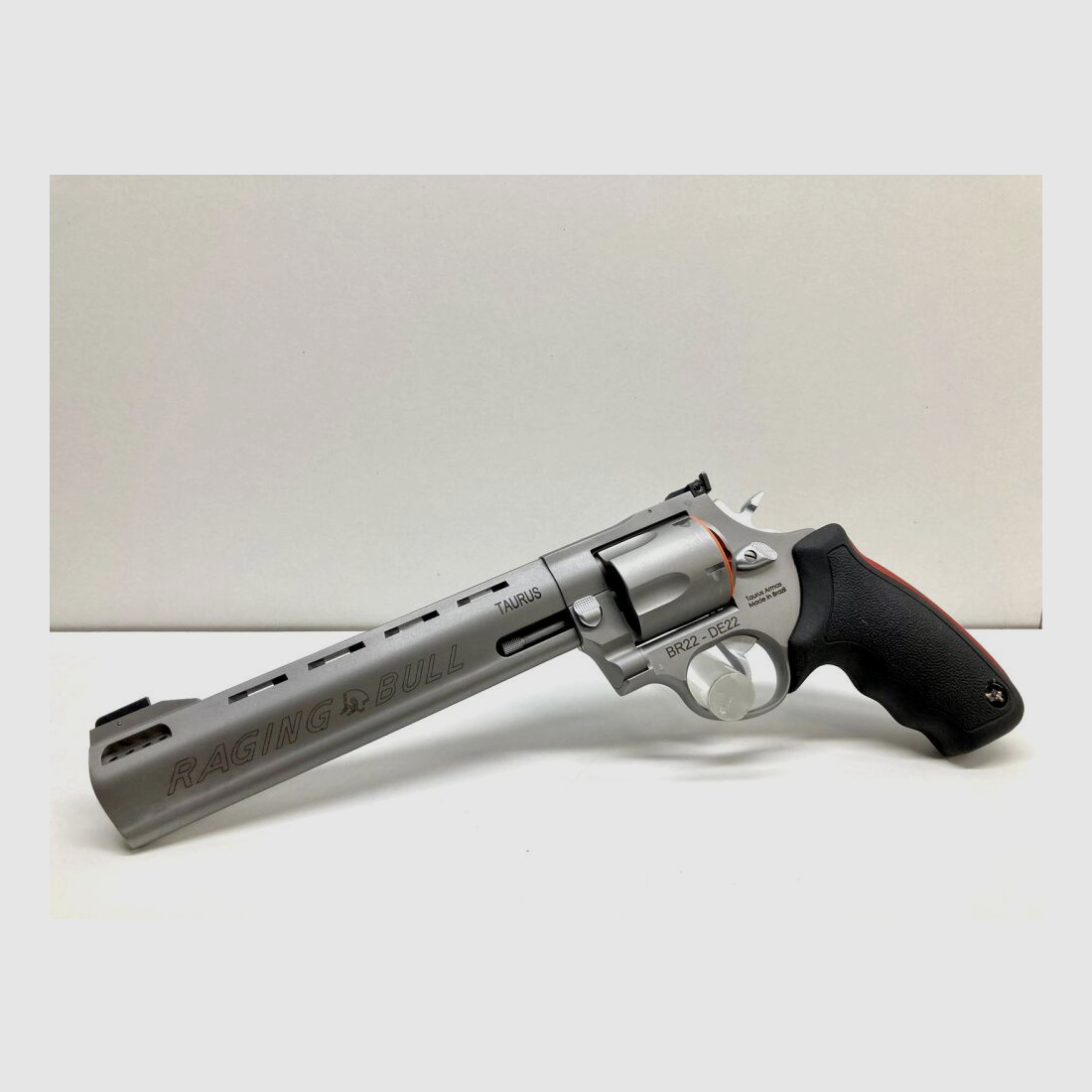 TAURUS Raging Bull - Weapons of Friedrichs