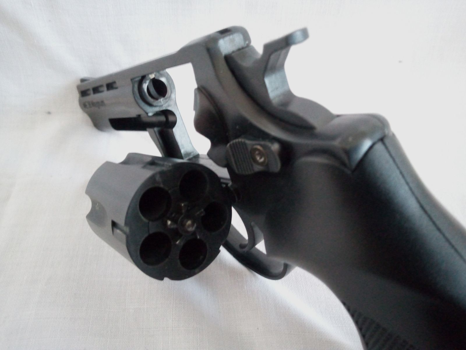 ME 38 Magnum / revolver SRS / 9mm R.K. / brunito