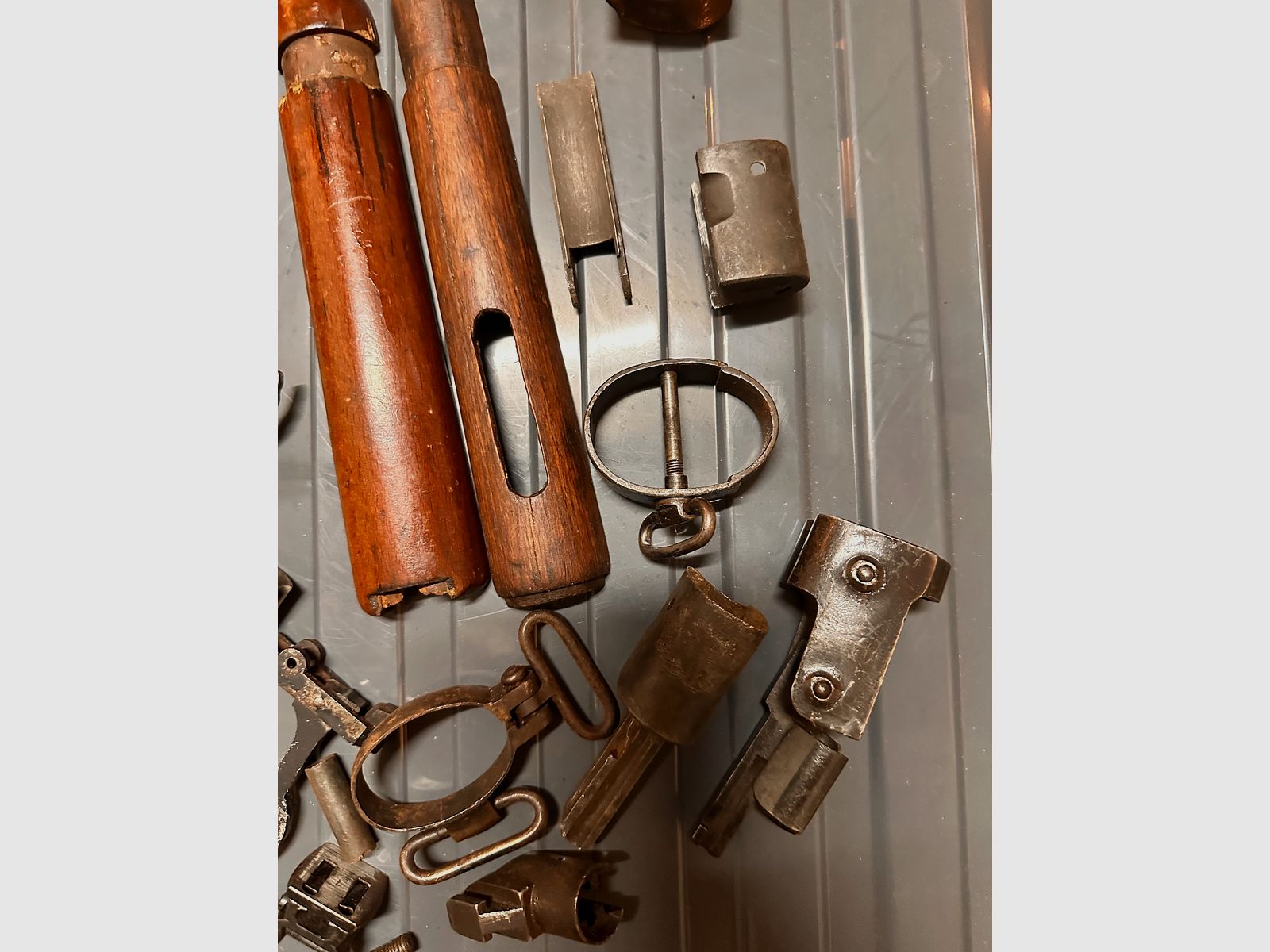 Beschläge Gewehr alt Handschutz Abzug Visier 