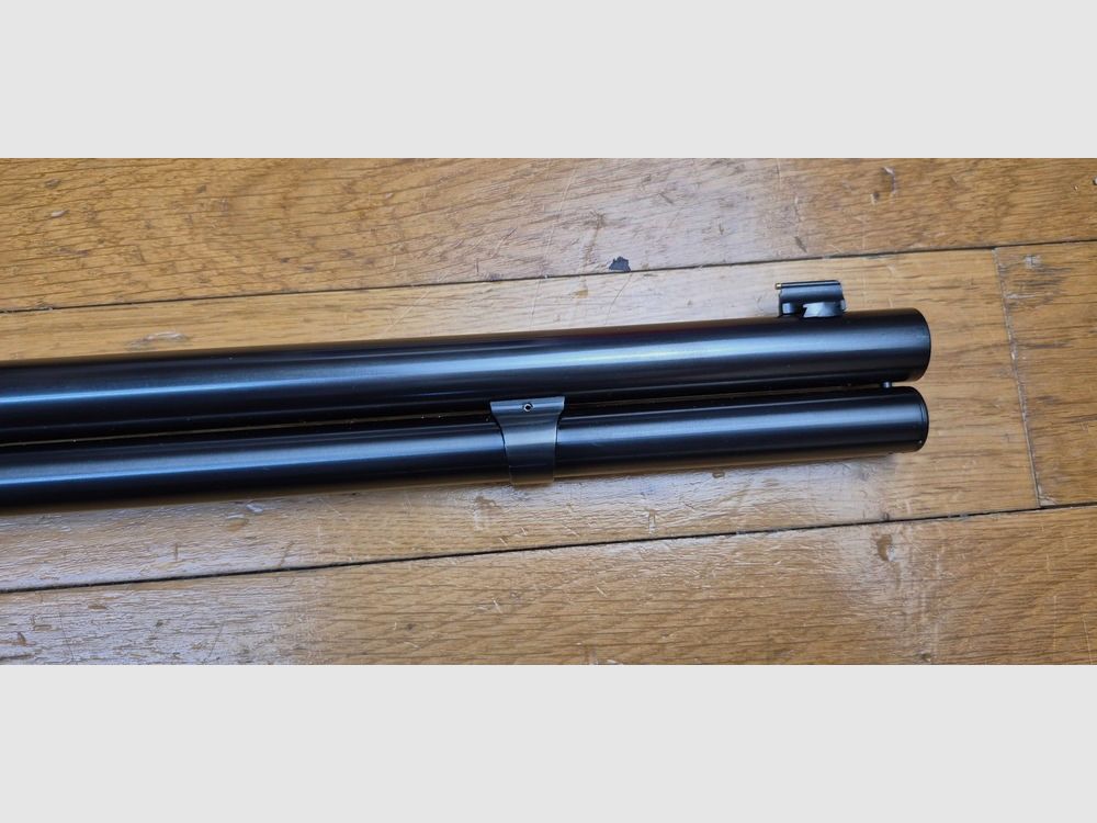 Superbe et rare carabine Winchester modèle 1866 – Une « Yellow Boy » dans une peu courante fabrication Miroku au Japon – Rare cal.38 SP/38 spécial – Boitier bronze/laiton comme les originaux – 10 coups – Mécanique et bois à l&rsquo;état de neuf ou quasi neuf – Arme en fabrication moderne d&rsquo;exception et pièce rare – TBE+++, image 11 sur 51