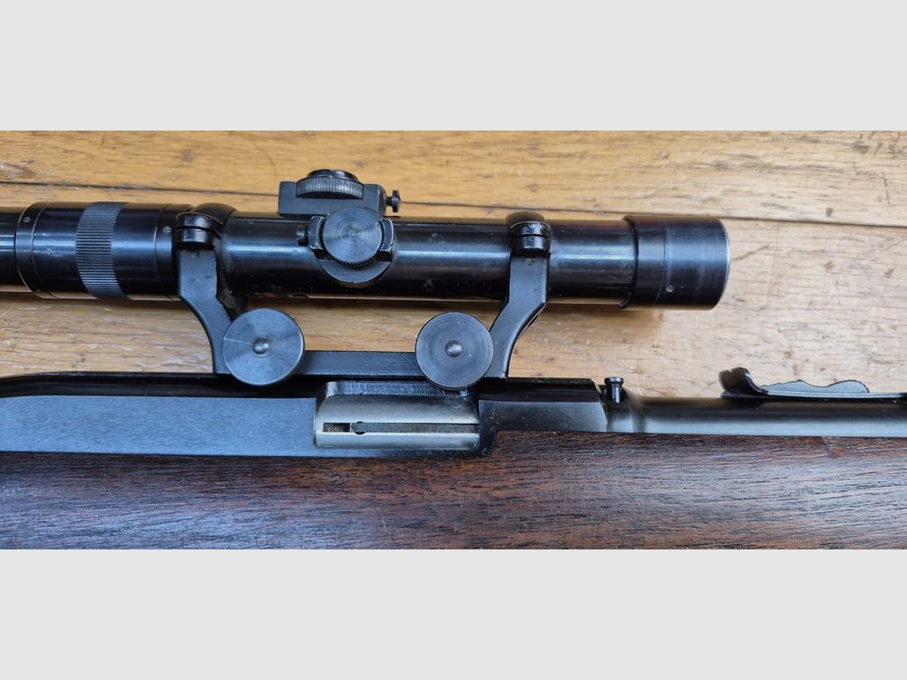 Sehr schöne Winchester Model 77 – Selbstladebüchse im Kal. 22LR – Die Begleiterin des jungen Amerikaners nach dem Krieg – Ideale Waffe zur Jagd auf Ungeziefer und persönlicher Feind jeder Dose! – 8 Schuss – Sehr schöne Verarbeitung von Winchester New Haven aus 1962 – Zustand mehr als sehr gut – TBE++, Bild 36 von 41
