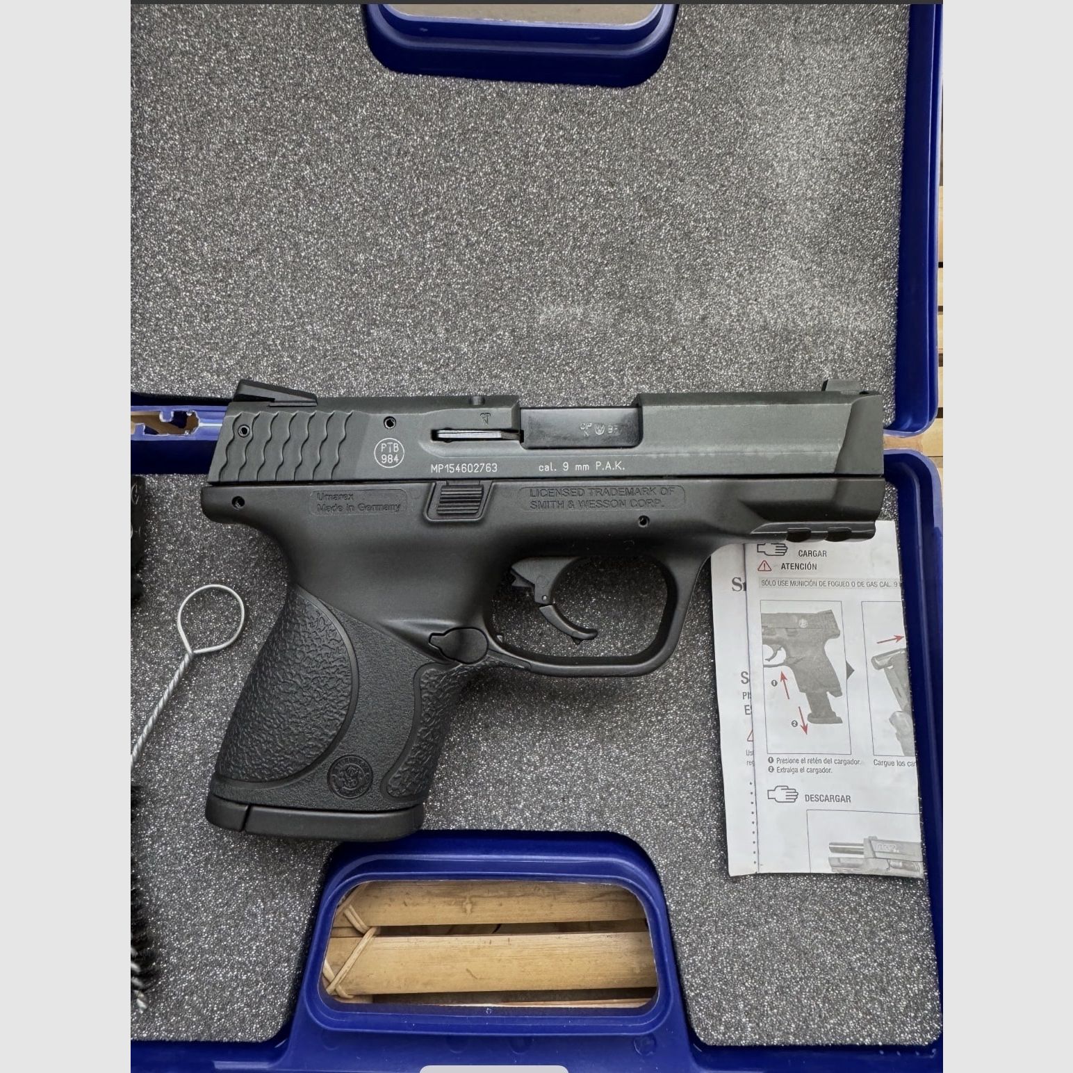 Pistola a gas Smith & Wesson M&P 9C nel calibro 9mm. COME NUOVA da collezione