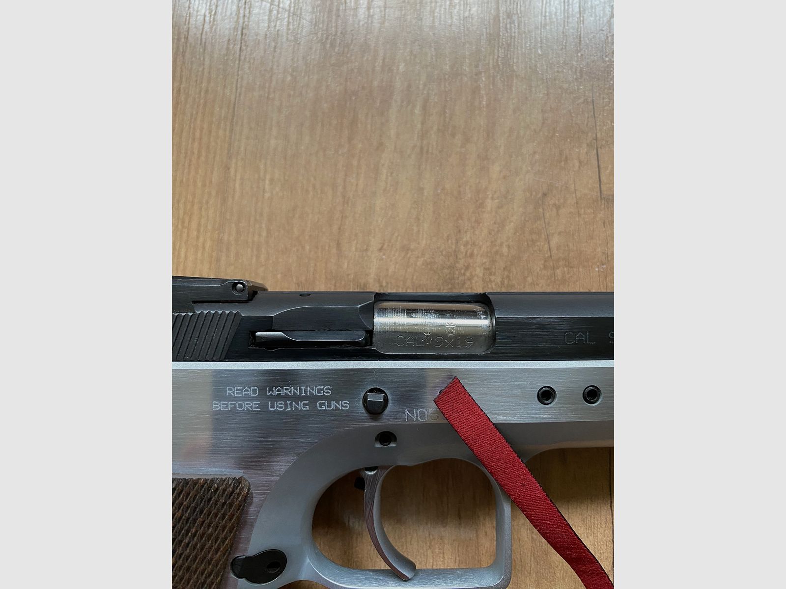 Verkaufe Tanfoglio Limited 9 mm Luger mit Wechselsystem .22 lfb inkl. Munition und Schiene für Zielfernrohr