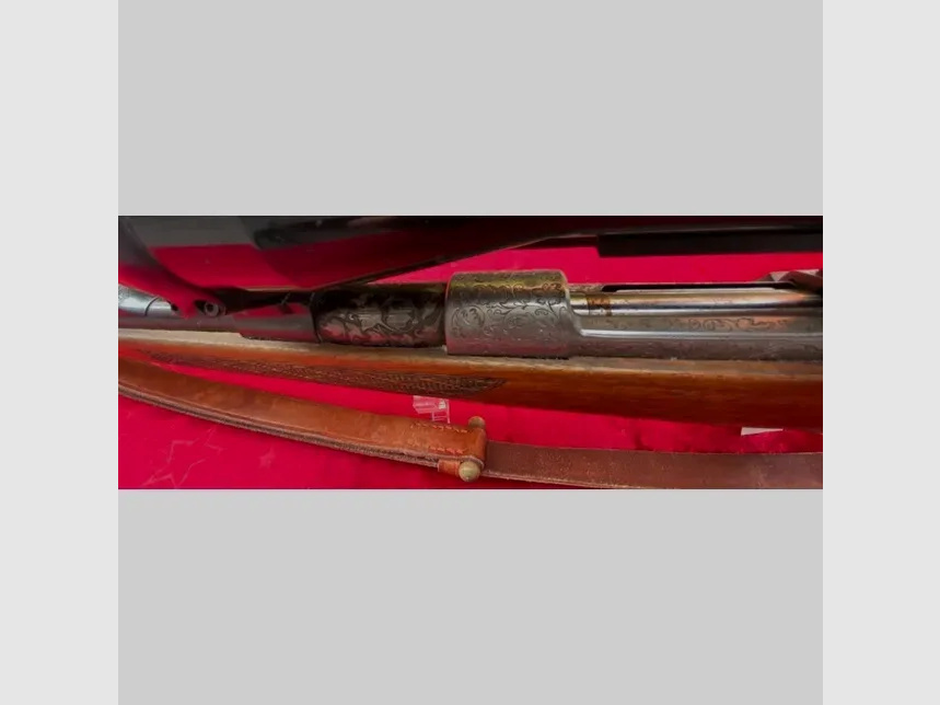 Mauser Modell 98 Cal. 300 WinMag mit sehr schönen Silbereinlagen und tiefen Gravuren 