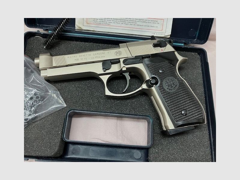 Pistola Co2 Umarex Modello Beretta 92 FS, calibro 4,5 mm