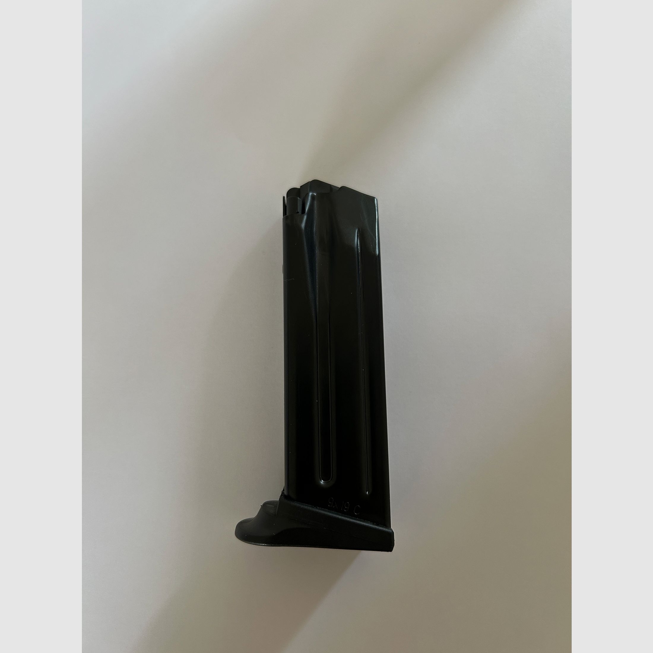 Heckler und Koch Magazin für USP Compact, P10, P2000, P2000 SK · Kal. 9 mm · 13-Schuss, mit verlängertem Boden, neuwertig