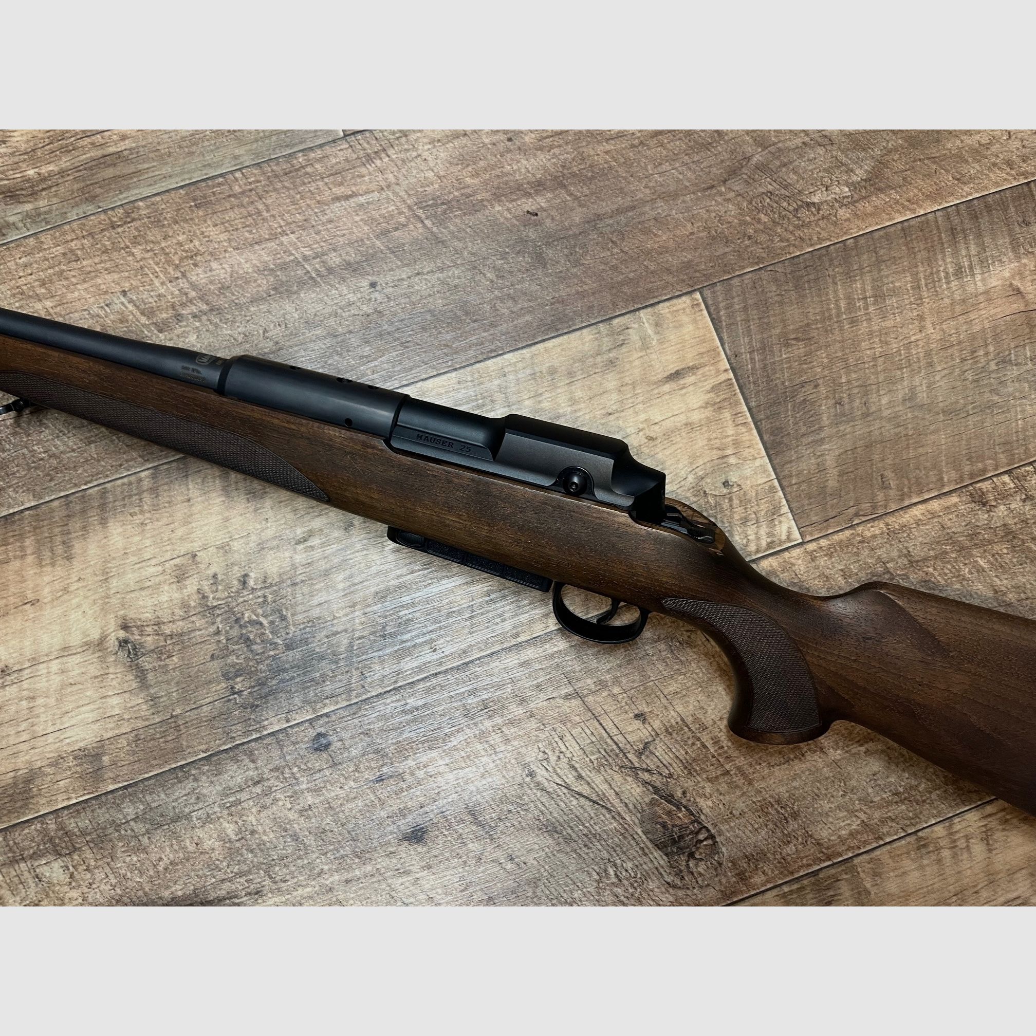 Mauser M 25 Pure SET with ZF 2-12x50 and titanium silencer available immediately!