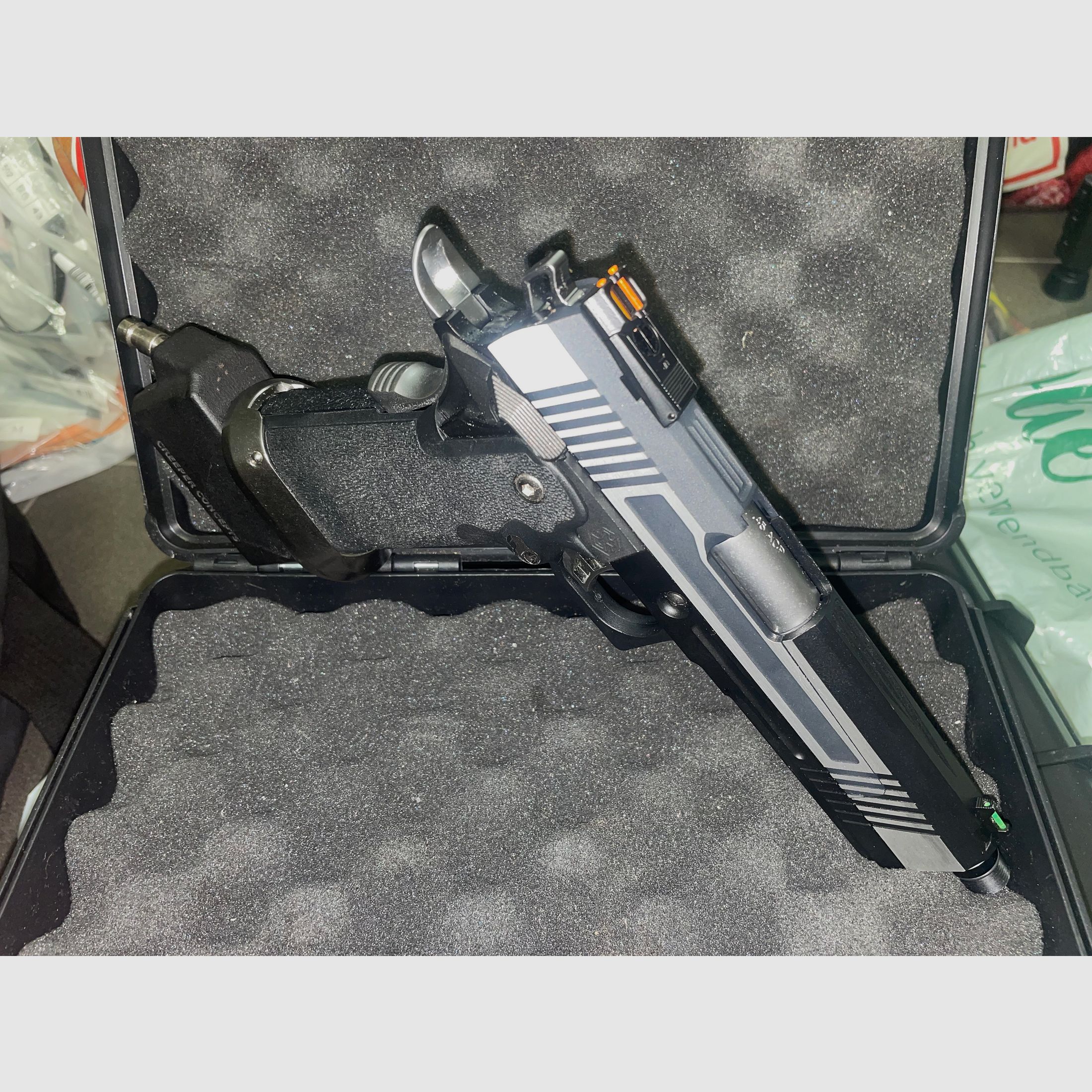 Pistola Airsoft AW Custom Hicapa 6mm BB + Adattatore HPA Creeper Concepts
