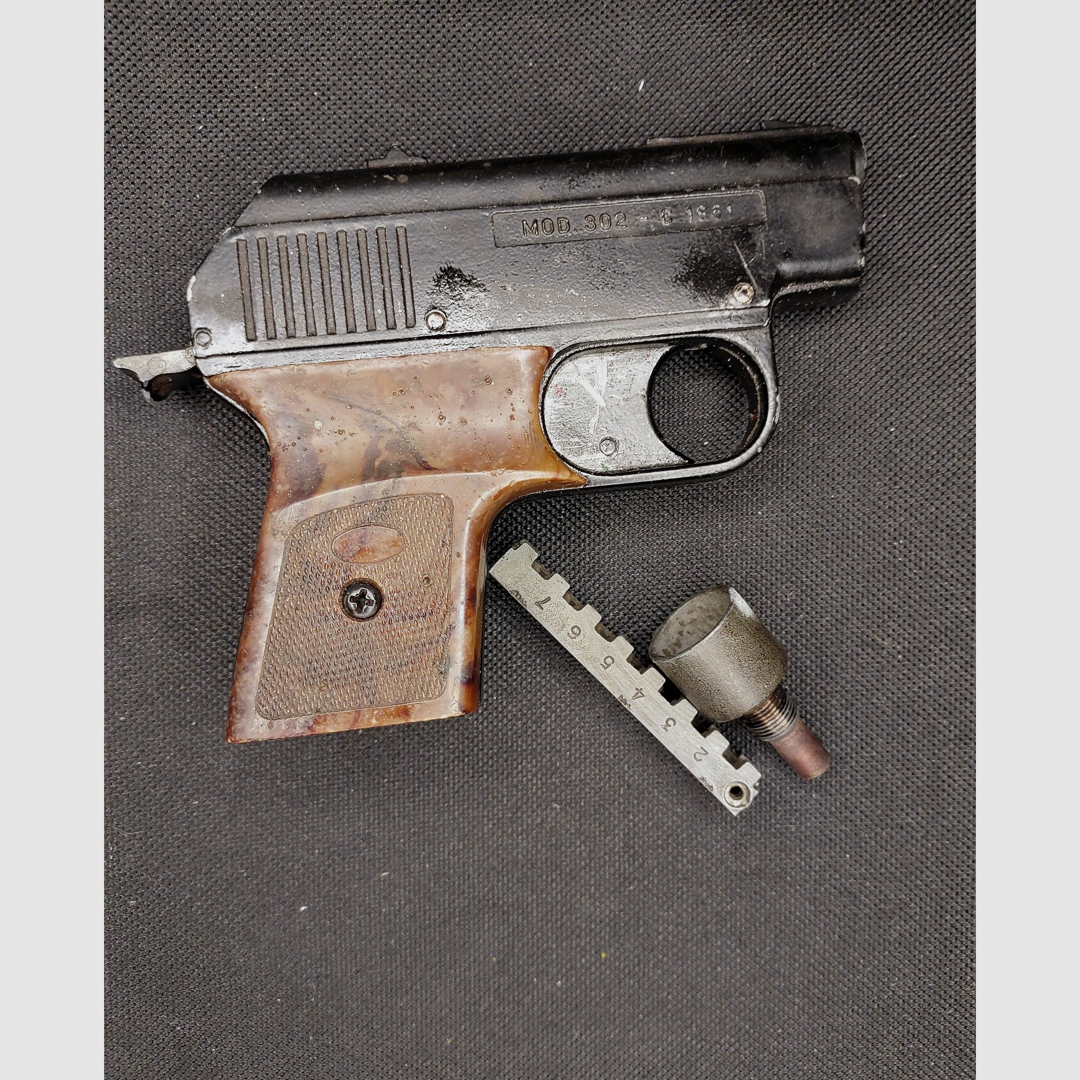 <p>pistolet de poche Umarex Mod. 302-1881 pistolet d'alarme 6 mm Flobert (PTB 313)</p>