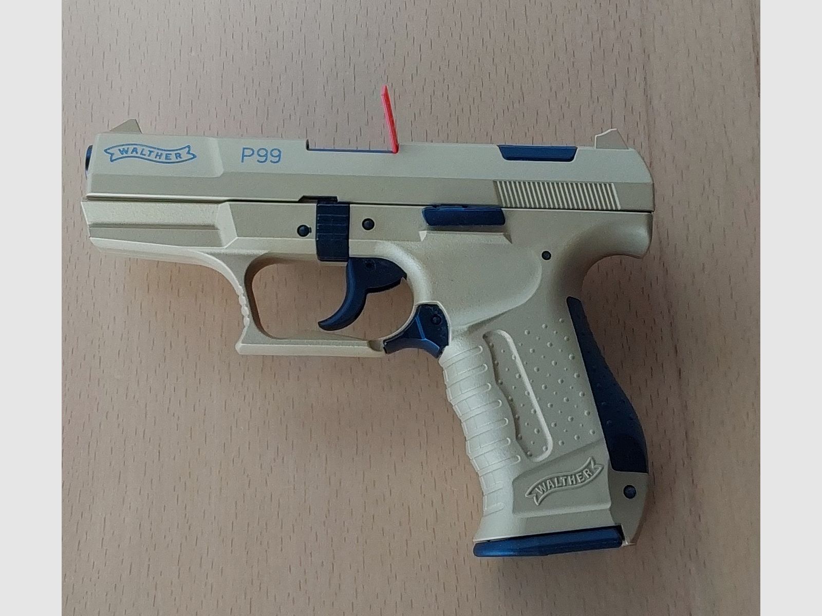 Walther P99 Glacier Gold Edition   9mm Pak