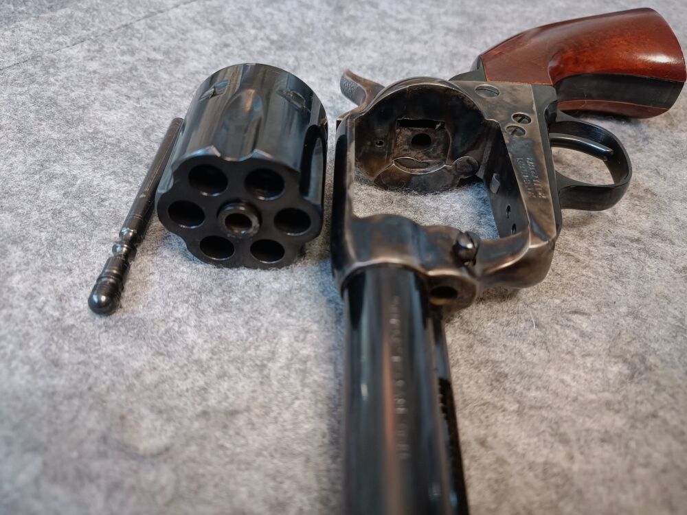 A. Uberti Italy Mod. 1873 Colt Single Action Army Cattleman