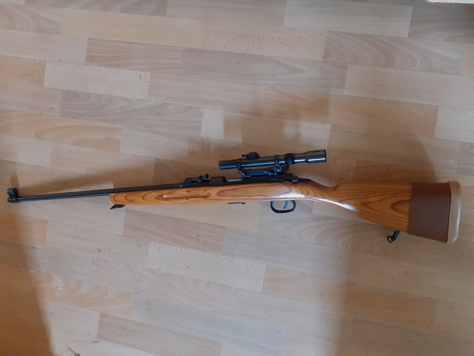 Langwaffe Suhl Repetierbüchse Sport Kal. 22LR mit Zielfernrohr 4x