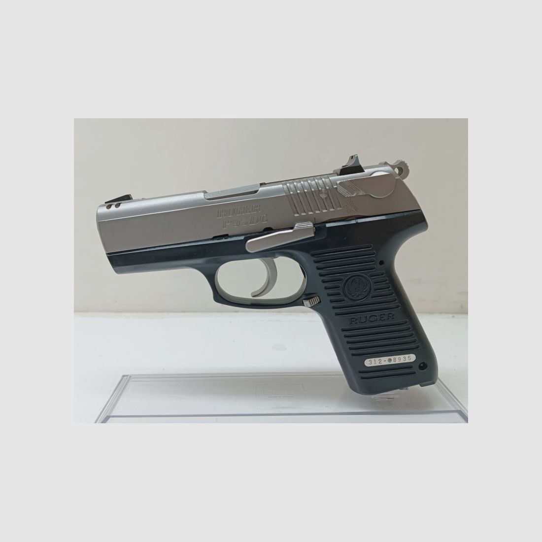 Pistola Ruger P95 DC, immagine 2 di 4