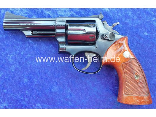 Smith & Wesson	 19 - 2 / 4"