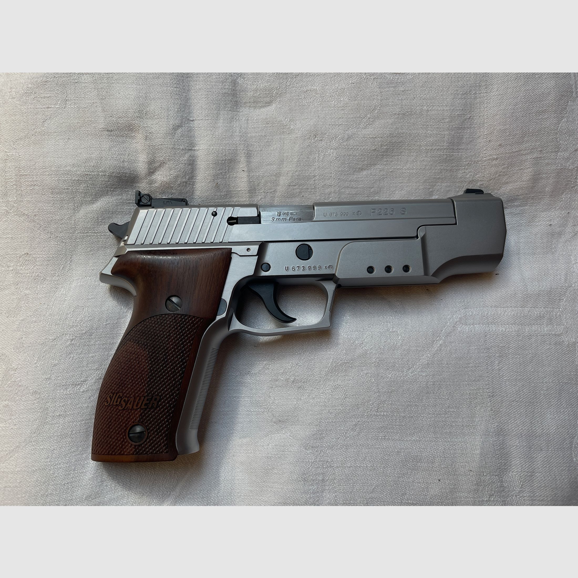 SIG SAUER P 226 S