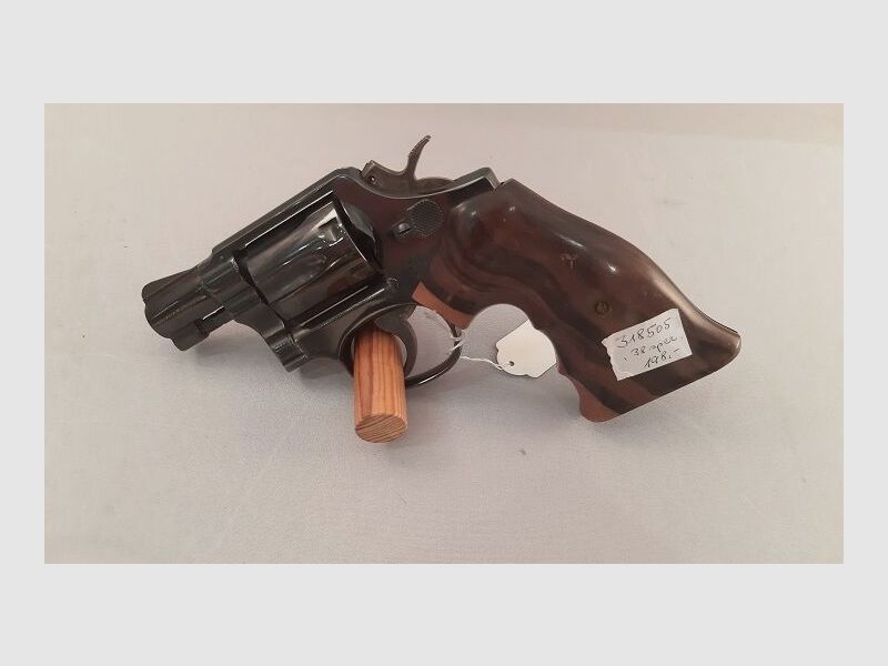 Smith & Wesson used weapon model 10-7
