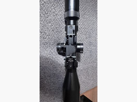 Leica Amplus 3-18x42 con aspecto de caza