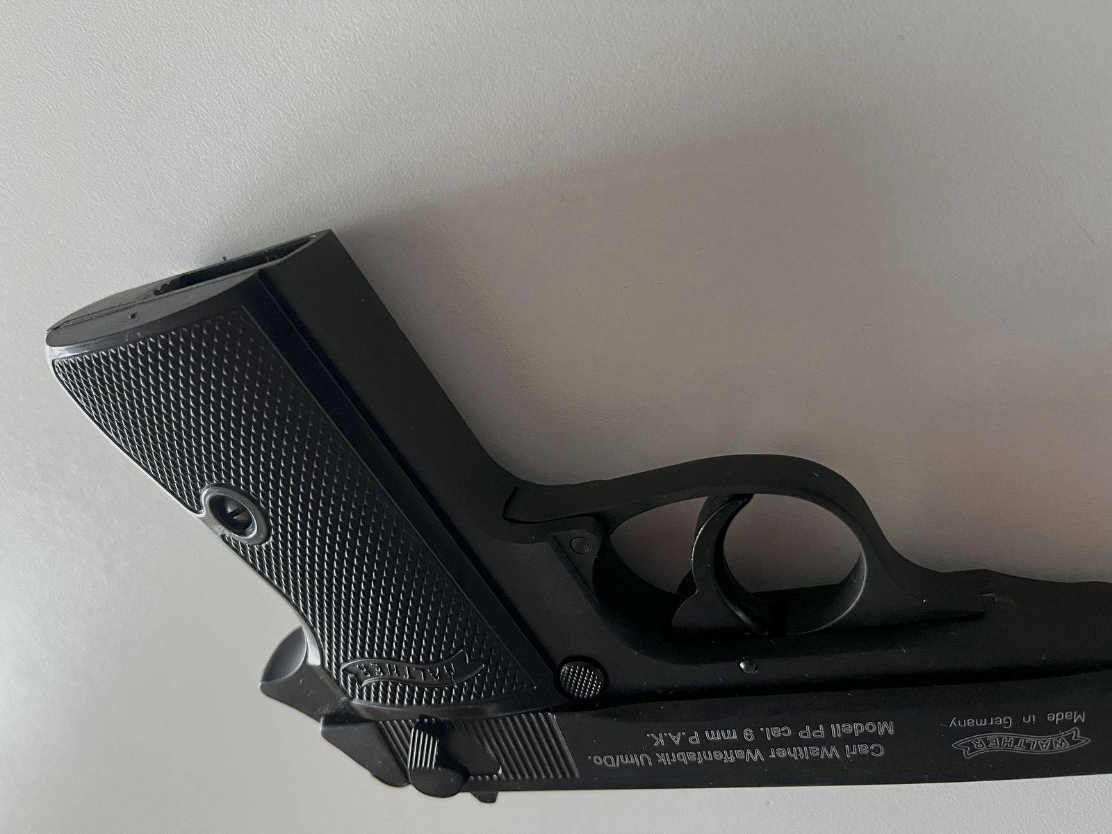 Walther PP Kaliber 9mm P.A.K. Schreckschusspistole