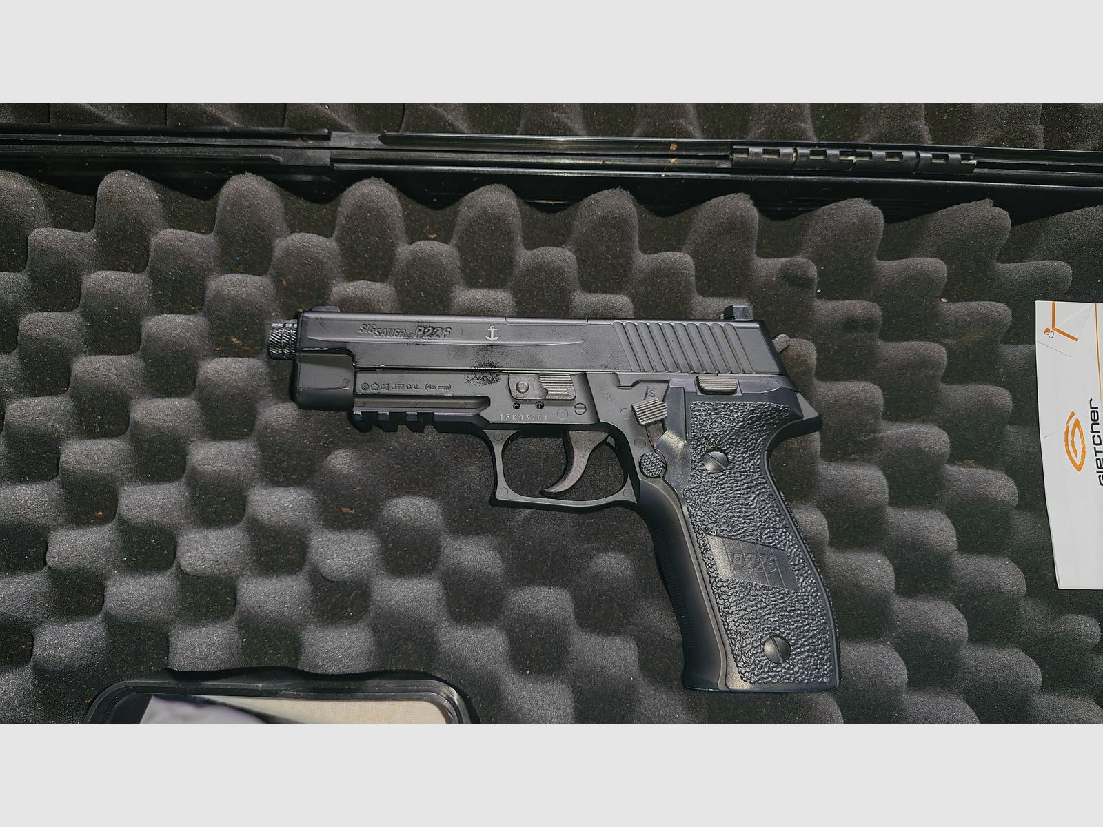 Sig Sauer P226 Co2 Pistole, Bild 3 von 3